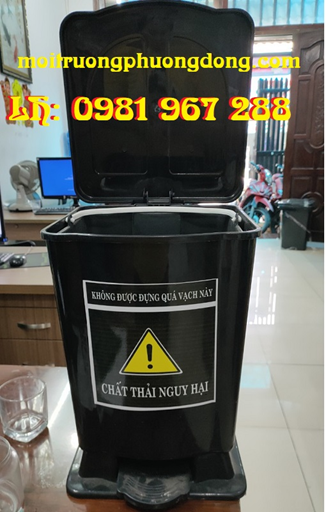 Thung-rac-mau-den-20L.jpg