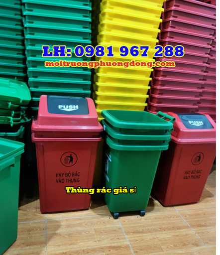 Thung-rac-mau-do-60-L-nap-lat.jpg