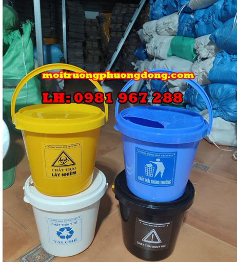 Xô nhựa y tế 14L trên xe kim tiêm