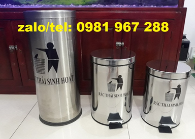 Thùng rác inox trong phòng