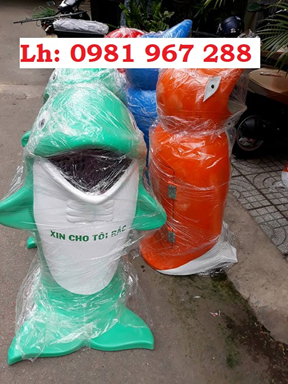 Thùng rác hình con cá heo