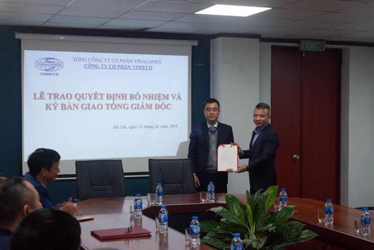Lễ trao quyết định bổ nhiệm và ký bàn giao tổng giám đốc 1