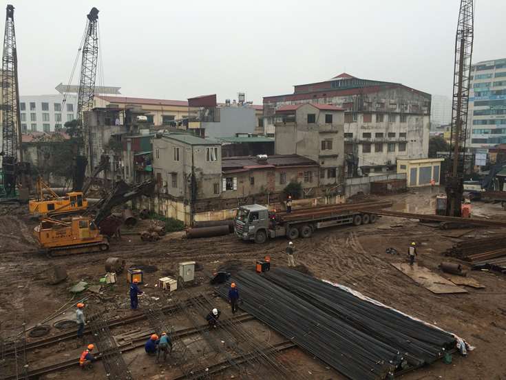 Thi công cọc khoan nhồi đào đất dự án 536A Minh Khai 1