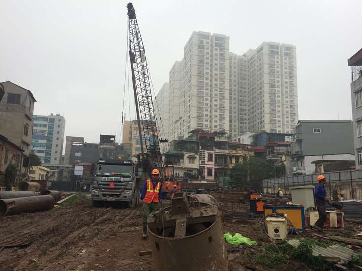 Thi công cọc khoan nhồi đào đất dự án 536A Minh Khai 2