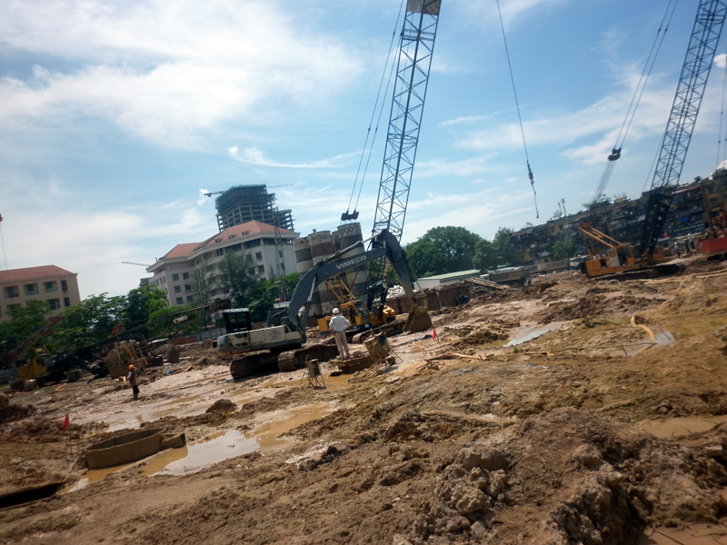 Thi công cọc khoan nhồi và tường vây tại GP Complex - 1A Phùng Chí Kiên