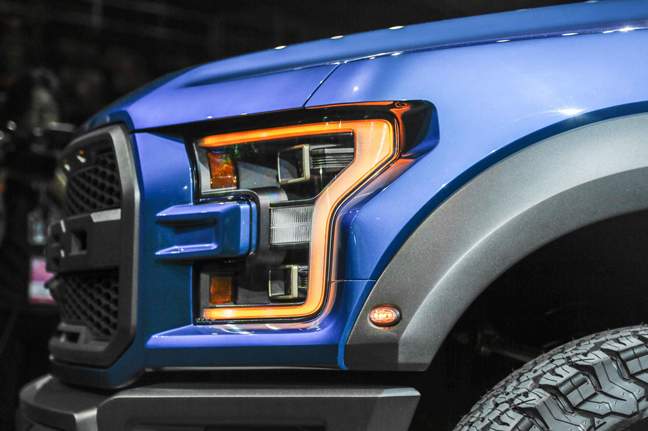 Huyền thoại trở lại Ford F-150 Raptor 2017 6