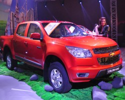 Chevrolet Colorado ra mắt phiên bản mới giá từ 600 Triệu