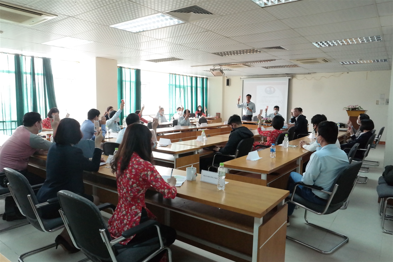 ĐẠI HỘI CHI BỘ KHOA CÔNG NGHỆ THÔNG TIN NHIỆM KỲ 2020-2023 1
