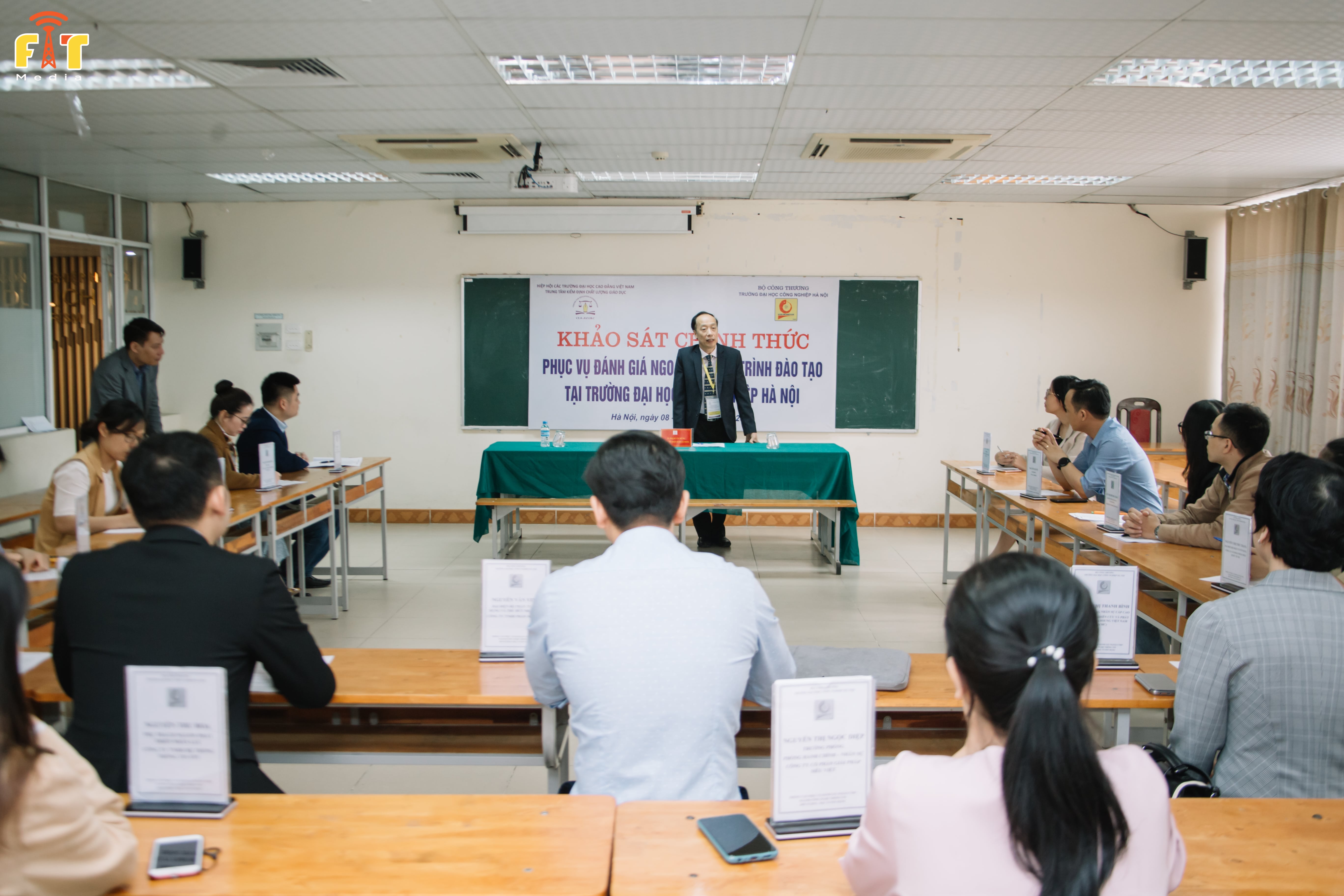 Đoàn chuyên gia đánh giá ngoài chương trình đào tạo đến khảo sát tại Khoa Công nghệ thông tin trường Đại học Công nghiệp Hà Nội 4