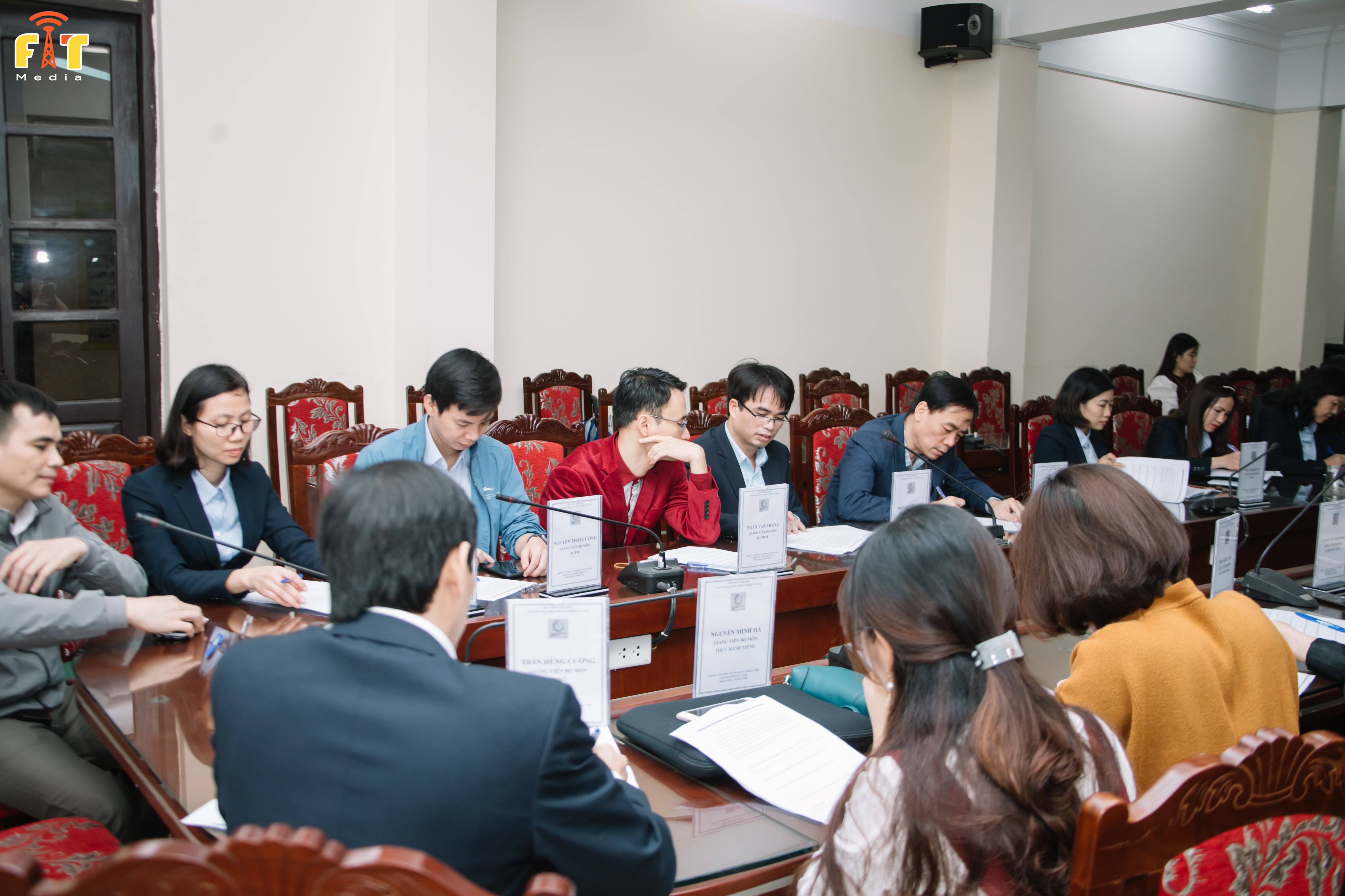 Đoàn chuyên gia đánh giá ngoài chương trình đào tạo đến khảo sát tại Khoa Công nghệ thông tin trường Đại học Công nghiệp Hà Nội