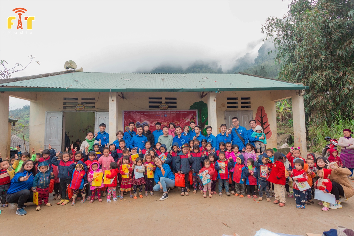 HÀNH TRÌNH MANG TẾT ẤM ĐẾN VỚI ĐỒNG BÀO VÙNG CAO HÀ GIANG 3