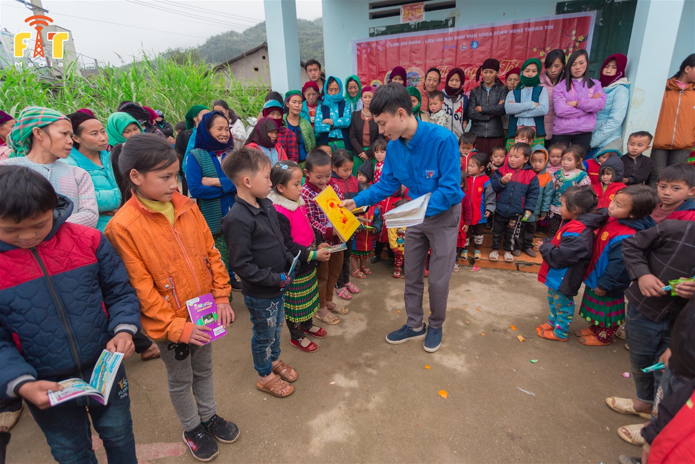 HÀNH TRÌNH MANG TẾT ẤM ĐẾN VỚI ĐỒNG BÀO VÙNG CAO HÀ GIANG