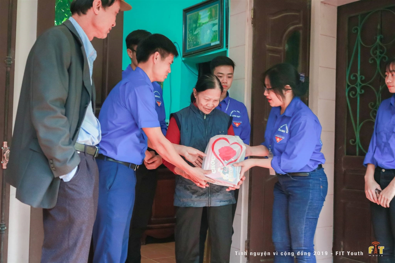 TUỔI TRẺ KHOA CÔNG NGHỆ THÔNG TIN TÌNH NGUYỆN VÌ CUỘC SỐNG CỘNG ĐỒNG 1