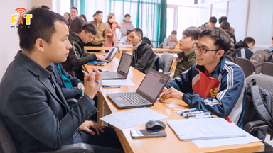 Hơn 500 sinh viên Khoa Công nghệ thông tin tham gia tuyển dụng thực tập tại doanh nghiệp